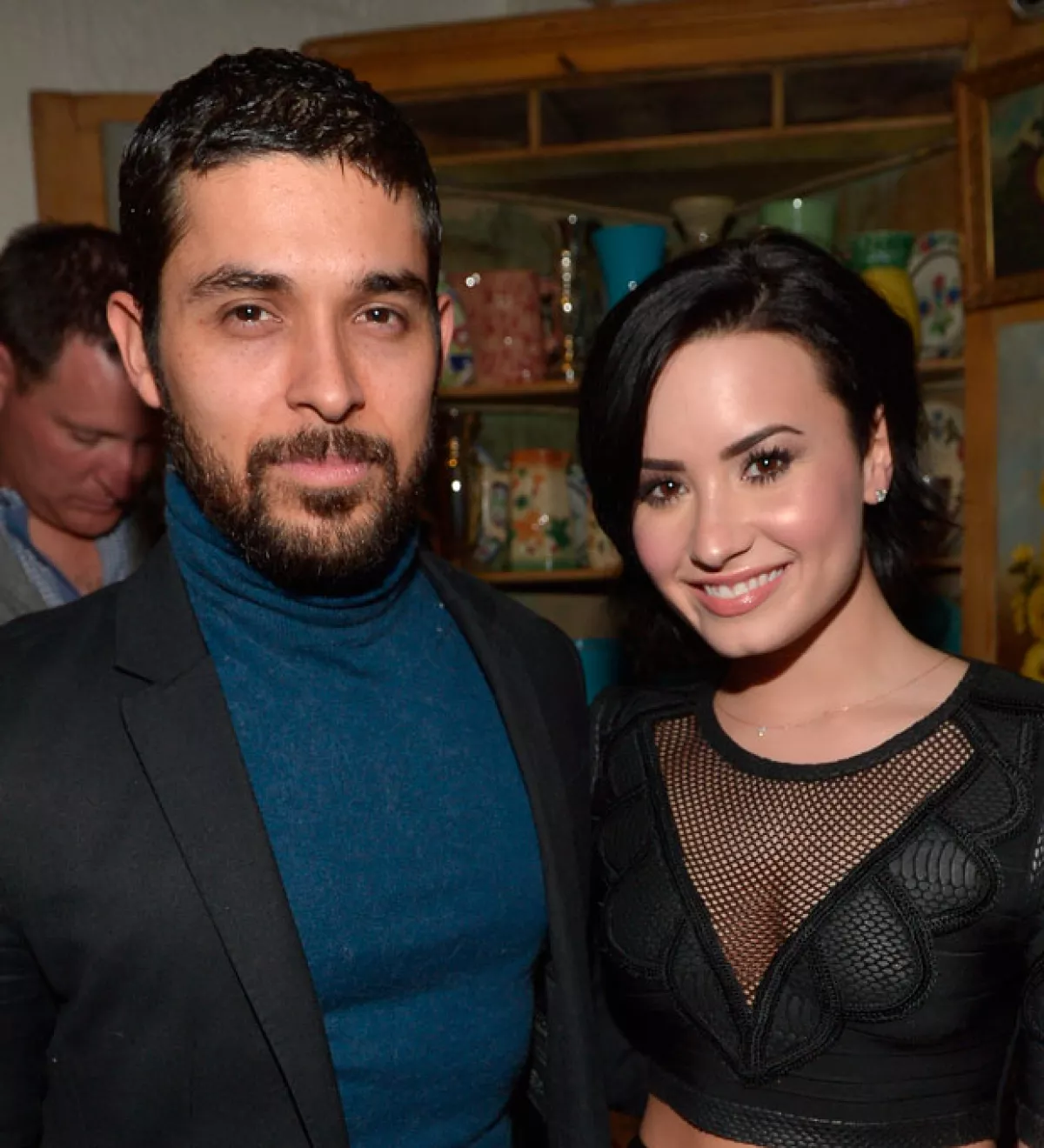 Demi estuvo muy emocionada por el cumpleaños de su novio.