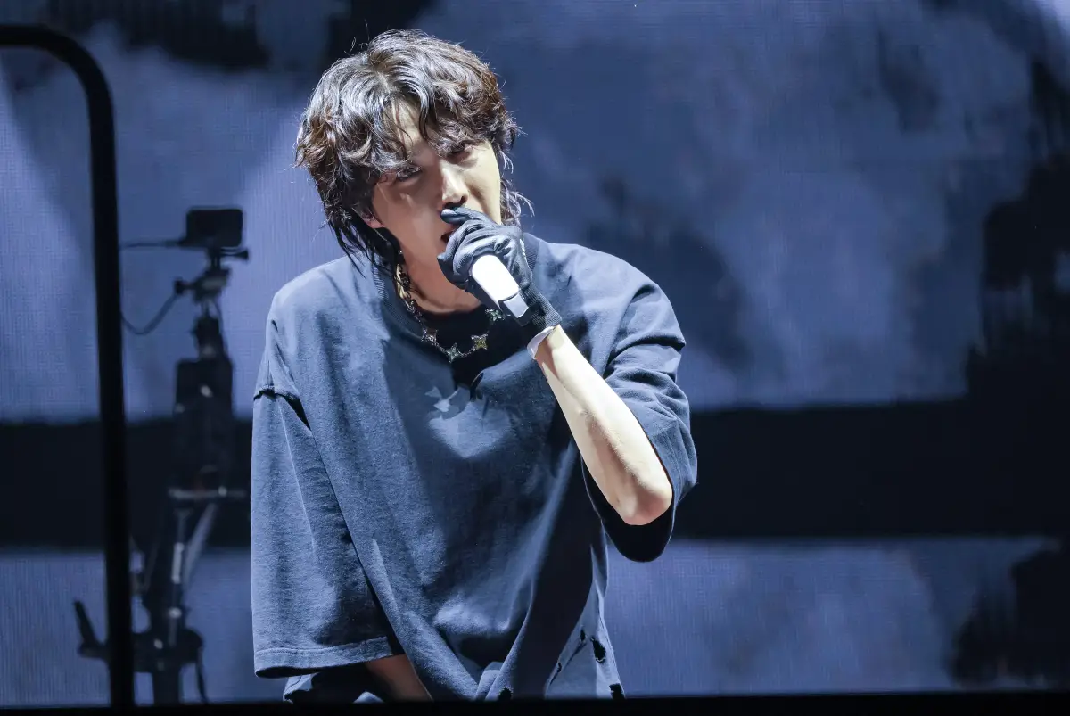 j-hope-se-presenta-lollapalooza-2022