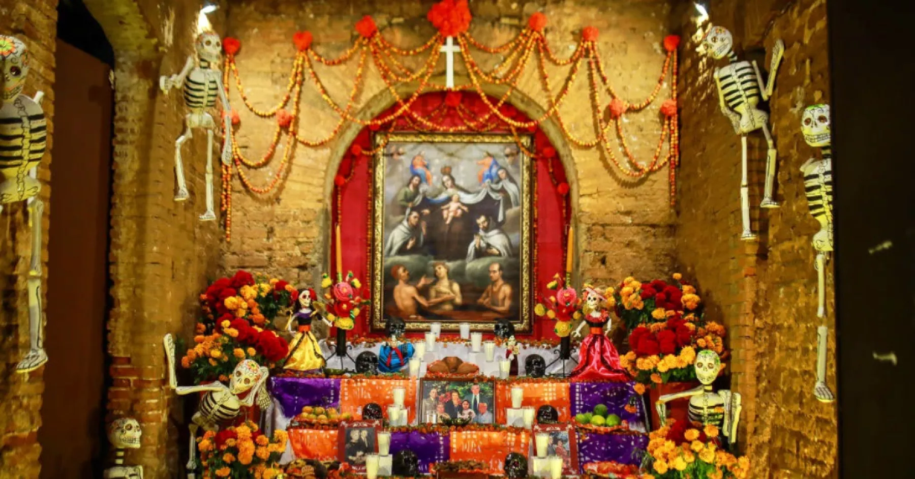 Qué debe llevar una ofrenda del Día de Muertos y qué significa cada elemento