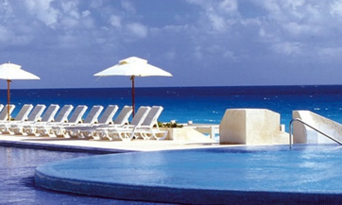 Live Aqua Cancún forma parte de los ocho hoteles que hacen su primera aparición en la guía anual de los 250 mejores hospedajes alrededor del mundo, de la revista Travel+Leisure. (Foto: Cortesia www.feel-aqua.com)