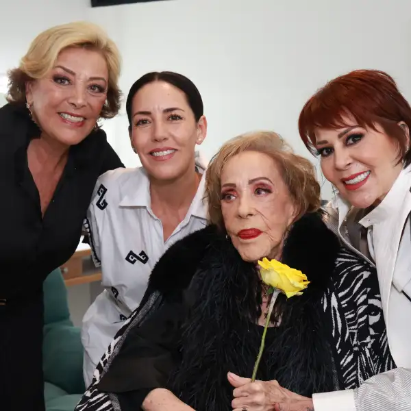 Sylvia Pasquel, Stephanie Salas, Silvia Pinal y Alejandra Guzmá