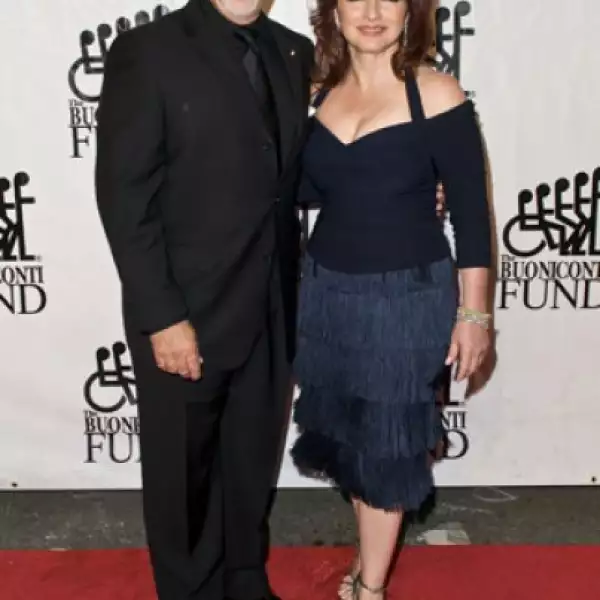 Emilio y Gloria Estefan acudieron a la misma fiesta que la ex tenista rusa.