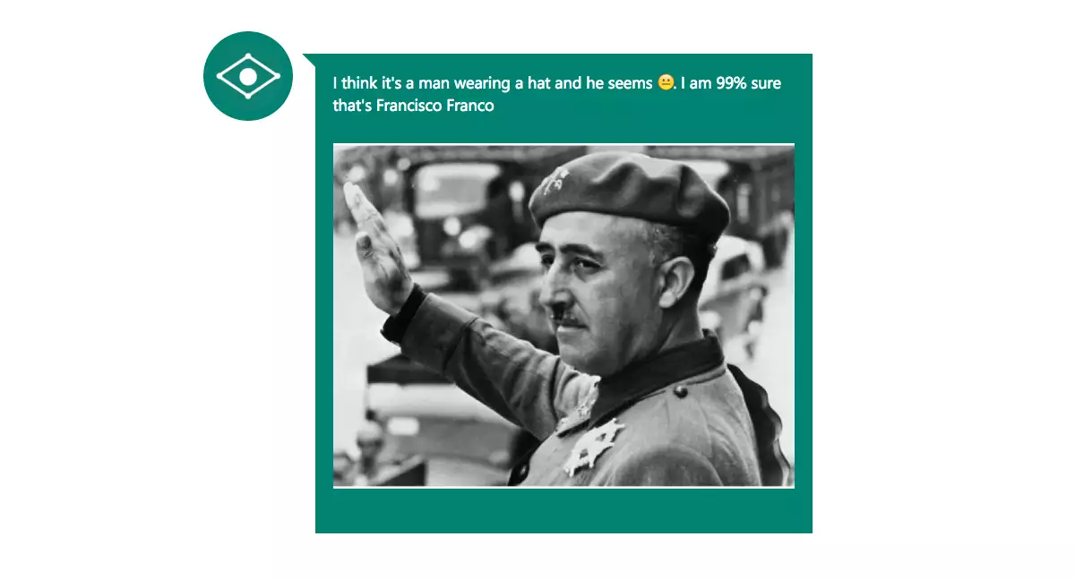 CaptionBot dice que está 99% seguro de que se trata de Francisco Franco.