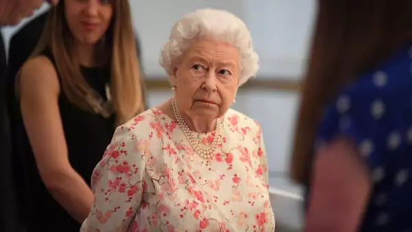 Reina Isabel II
