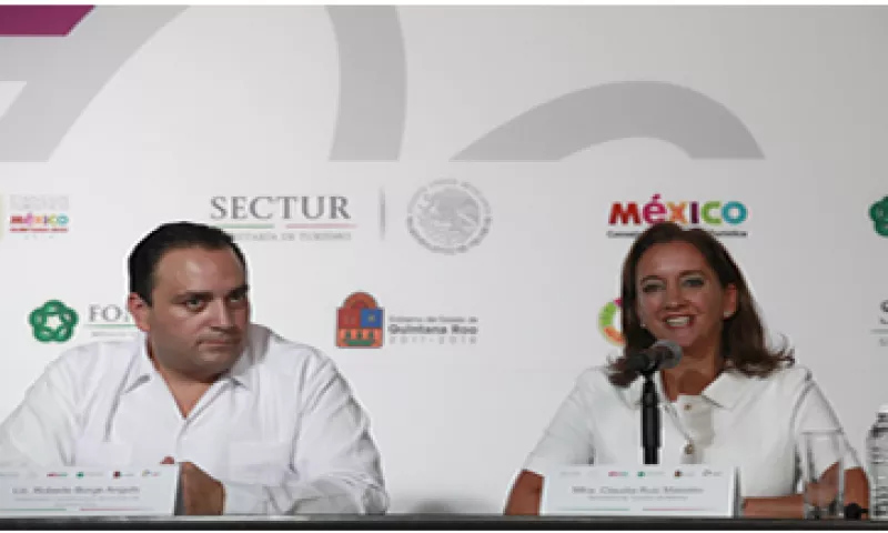 Claudia Ruiz Massieu, titular de turismo, presidió la ceremonia de pase de estafete de Cancún a Acapulco. (Foto: Cortesía Sectur)