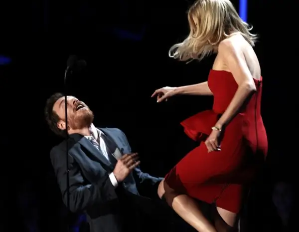 Charlize Theron durante su participación como presentadora.