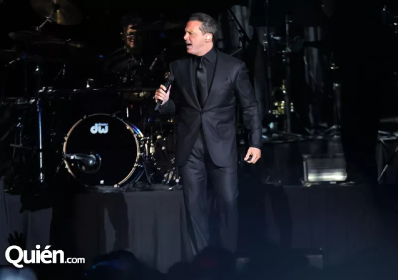 Luis Miguel estuvo acompañado de 12 magníficos músicos.