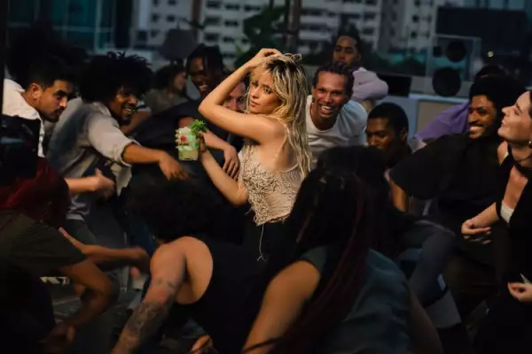 Camila Cabello es la nueva imagen de Bacardi