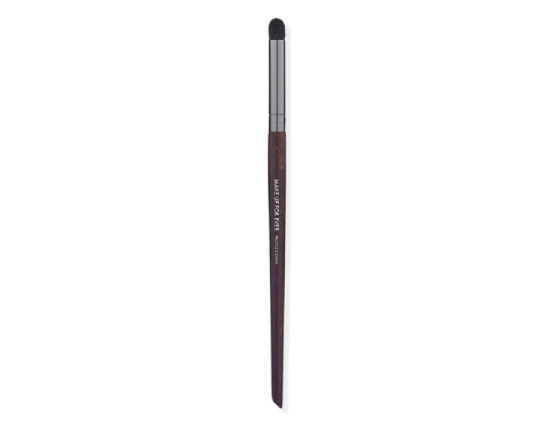 Brocha para sombra, No. 216, Make Up For Ever, $380; Sephora.