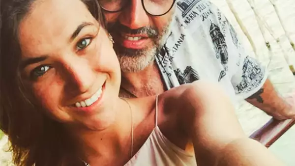 Después de varios meses de no saber nada de esta pareja, hoy aparecieron dos fotografías de Karla Laveaga en el Instagram del cantante, sin embargo, fueron eliminadas poco después. ¿Qué ocurre?