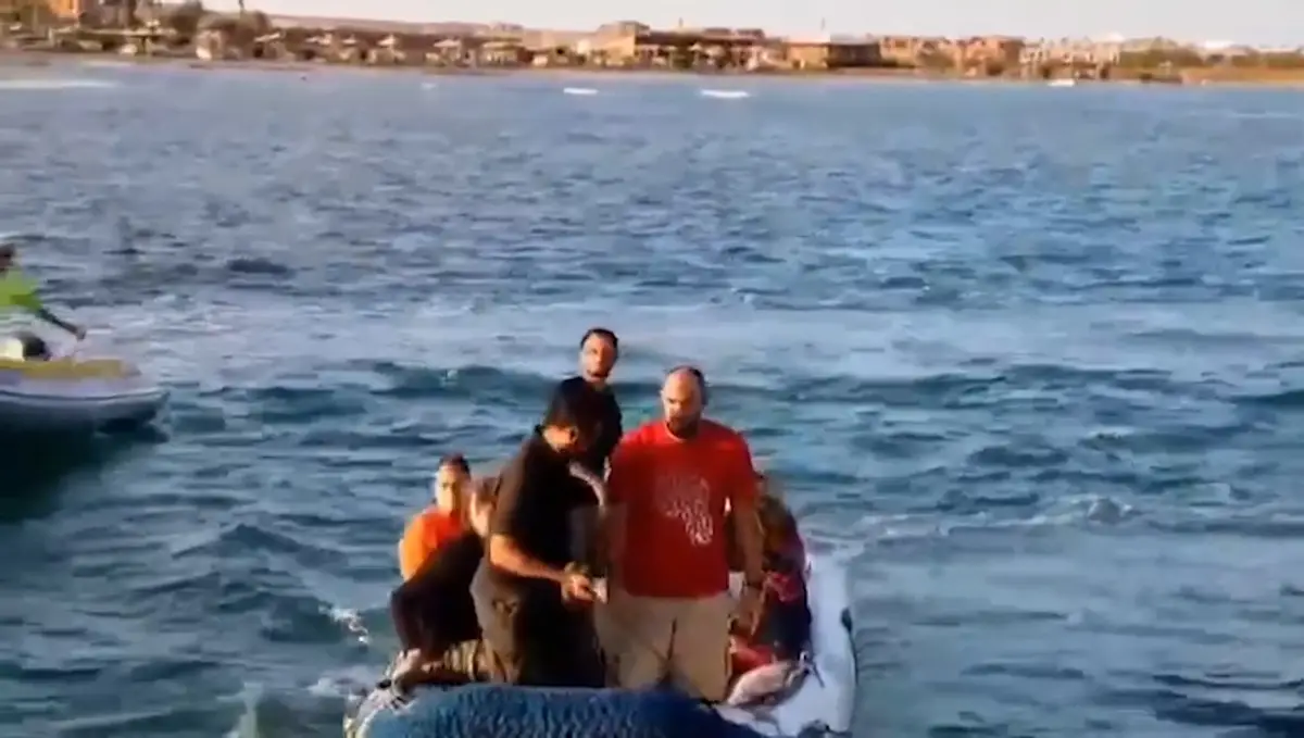 Naufragio de barco turístico en Egipto deja al menos cuatro muertos y nueve desaparecidos