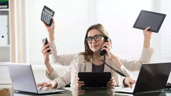 El “doblete” laboral en los nuevos formatos de trabajo