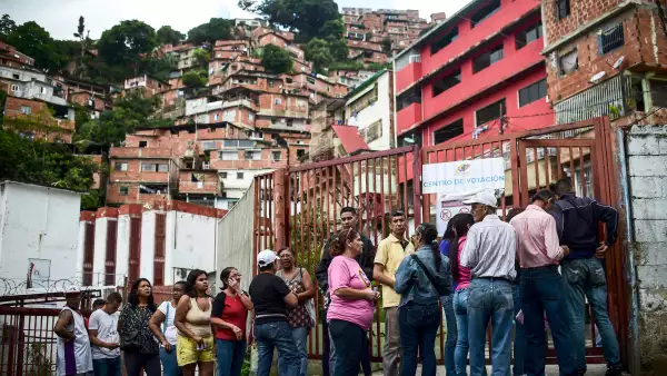 Acuden a las urnas