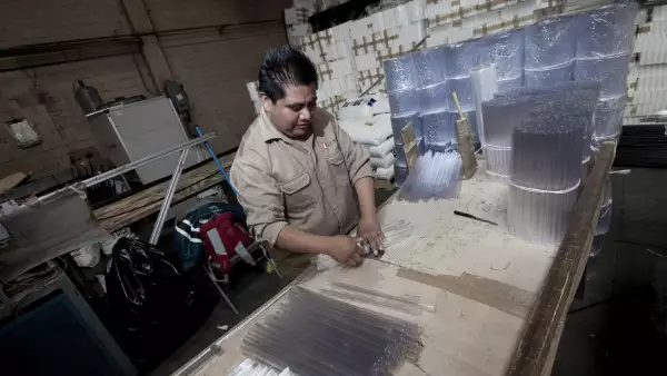 En esta planta se maquilan algunos productos a emprendedores.
