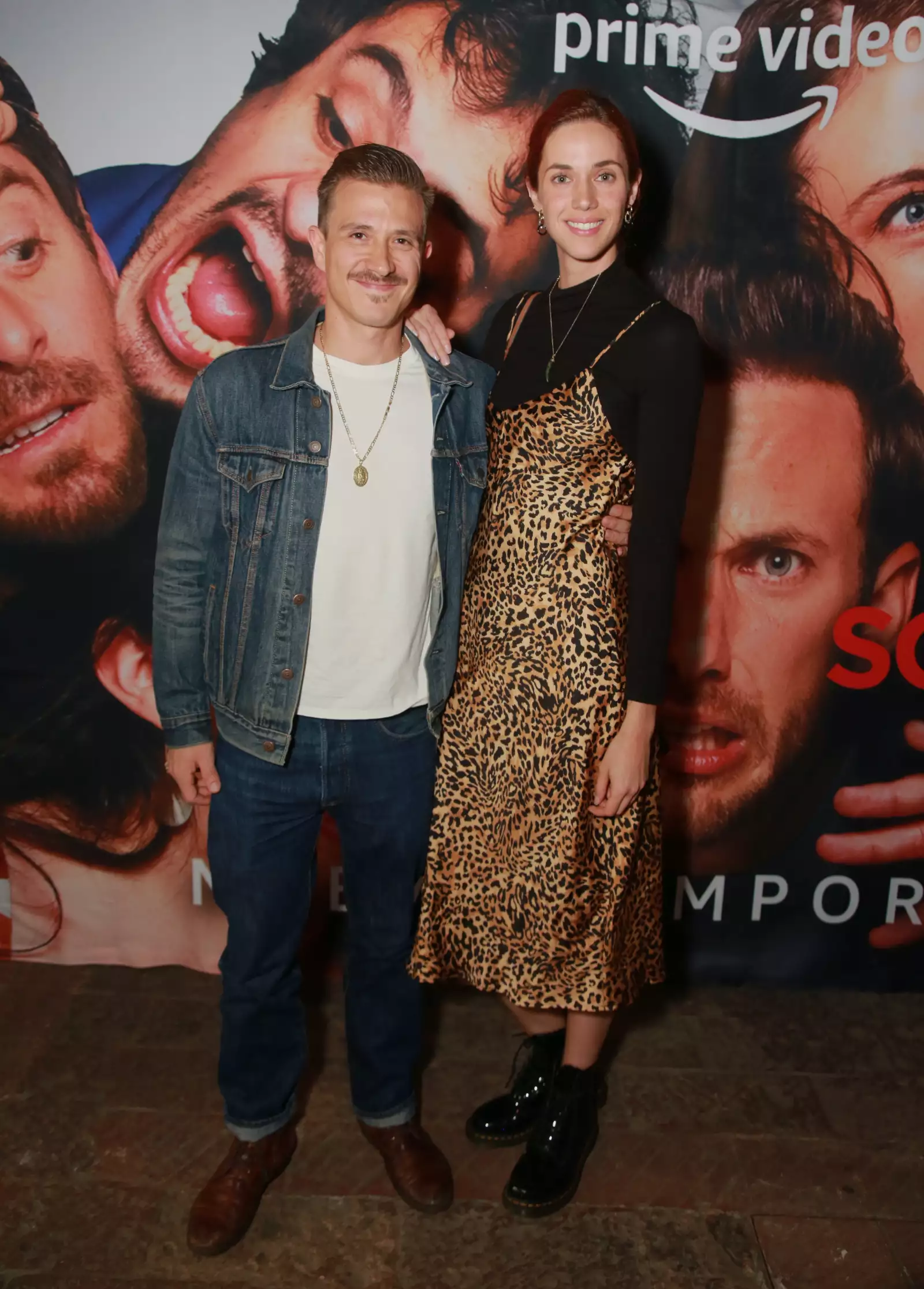 PREMIER COMO SOBREVIVIR SOLTERO