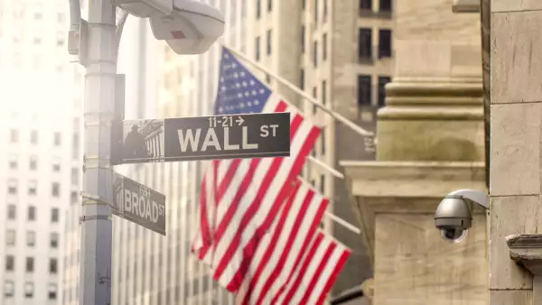 Wall Street hoy, 3 de febrero: índices caen por aversión a activos de riesgo