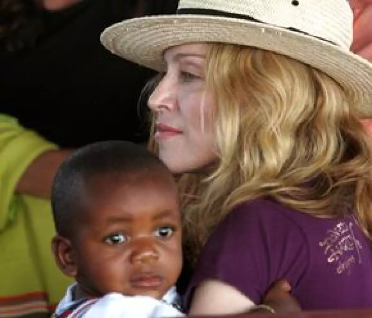 La Reina del Pop, quien ya presentó los documentos de adopción, estará en al país africano este fin de semana y el lunes será escuchado su caso ante un tribunal.