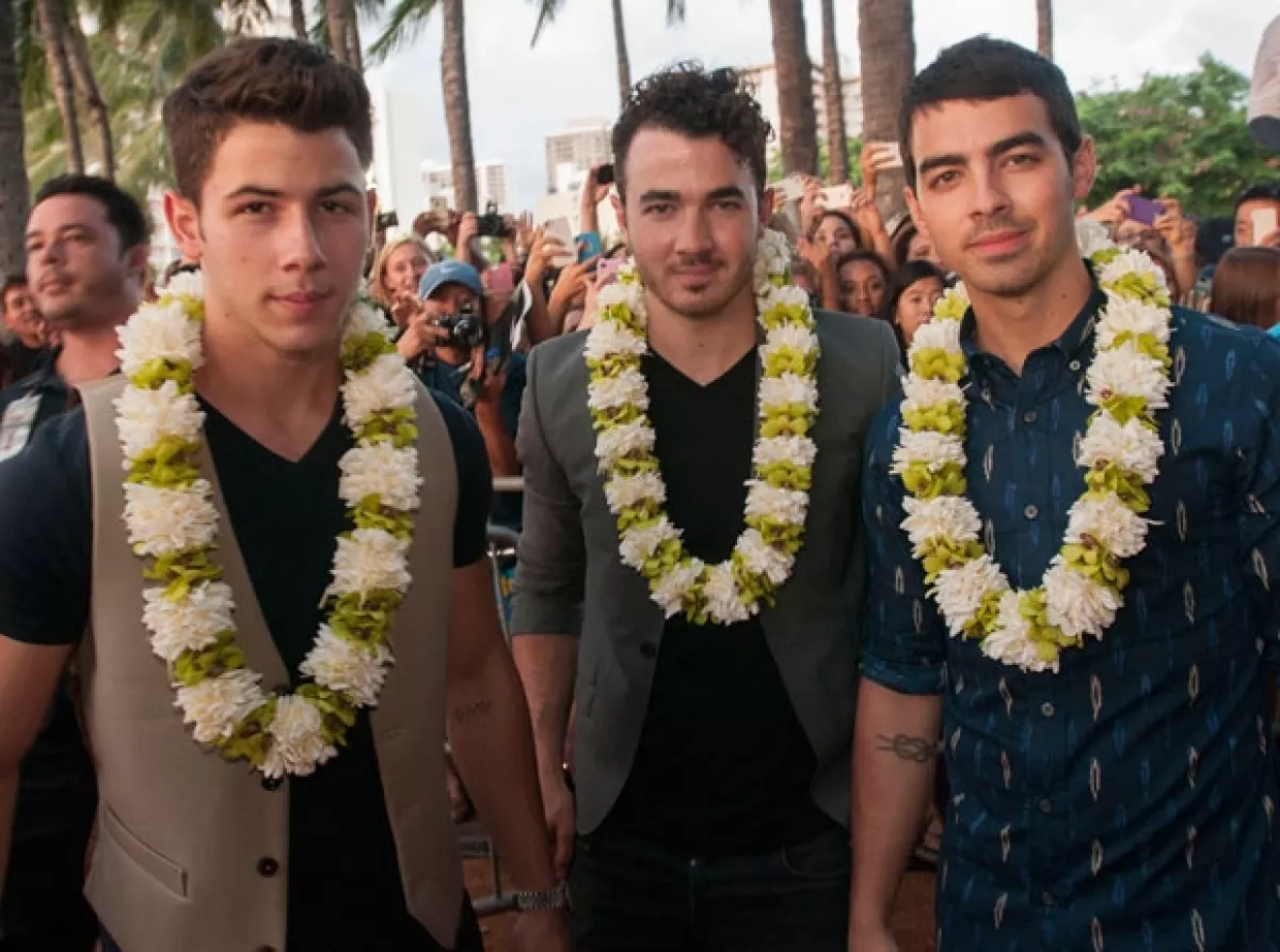Hace unos días se informó que los hermanos Jonas suspendían su gira, esto, a pocos días de su inicio.