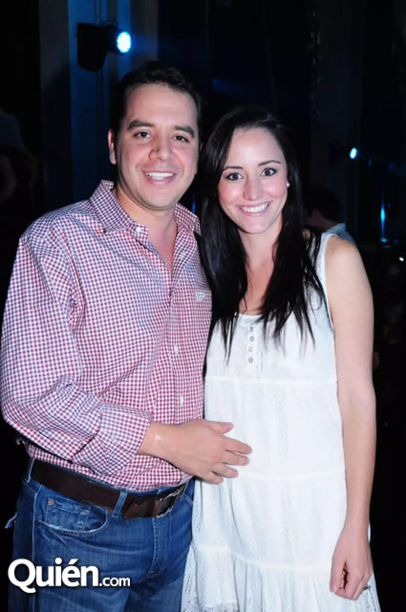 Salvador González,Jennyfer Serur