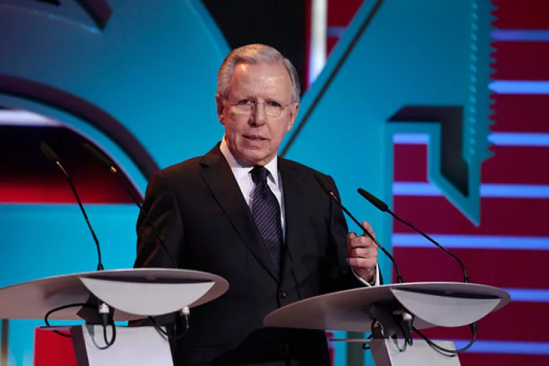 Un agradecimiento por sus 16 años de carrera, más un enigmático tuit, puso a muchos televidentes a pensar que el conductor pronto dejará su programa.