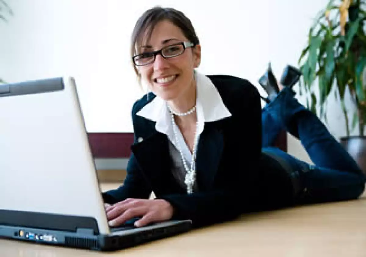 Escribir un blog puede ayudarte a destacar entre miles de candidatos a un puesto laboral. (Foto: Jupiter Images)