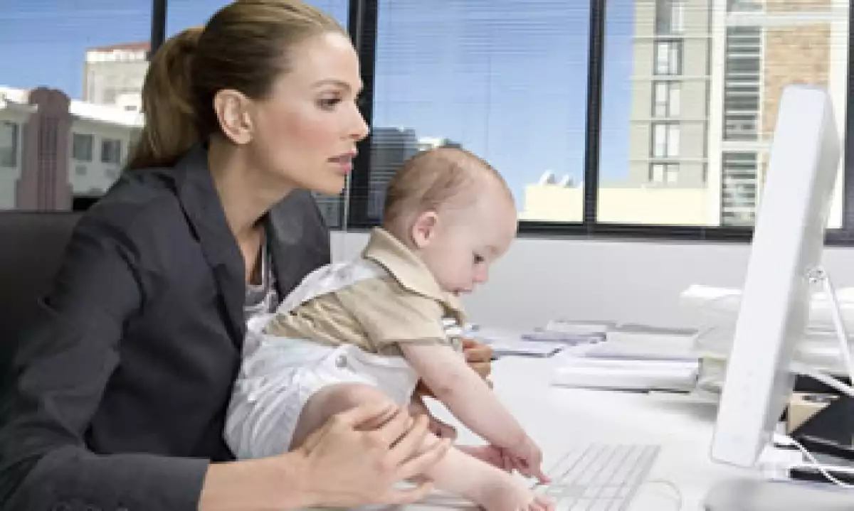 Tener hijos es un cambio importante al que se le debe dar el espacio suficiente para que los padres se acoplen a esa nueva vida. (Foto: Getty Images)