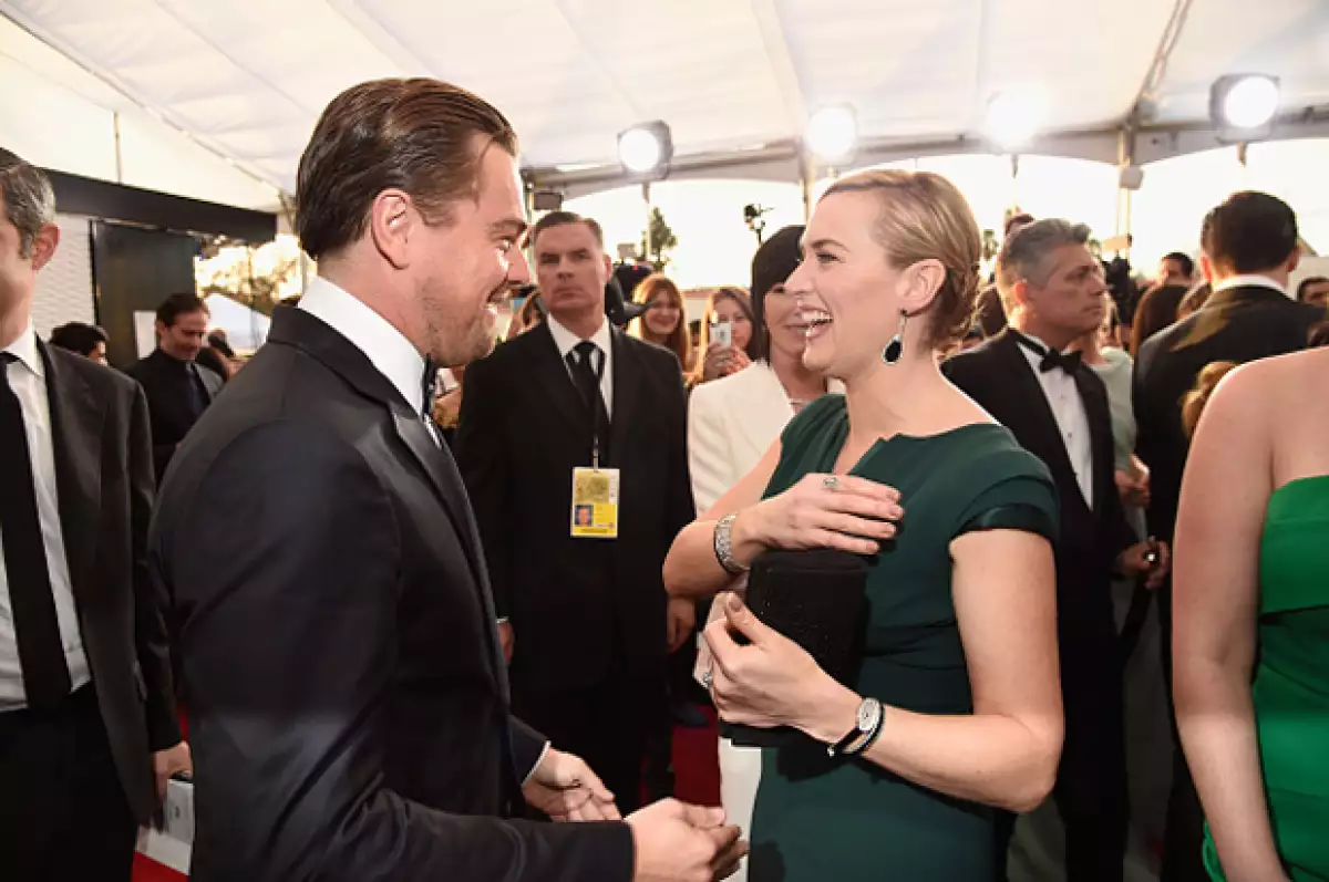 La química entre ambos actores es más que evidente.