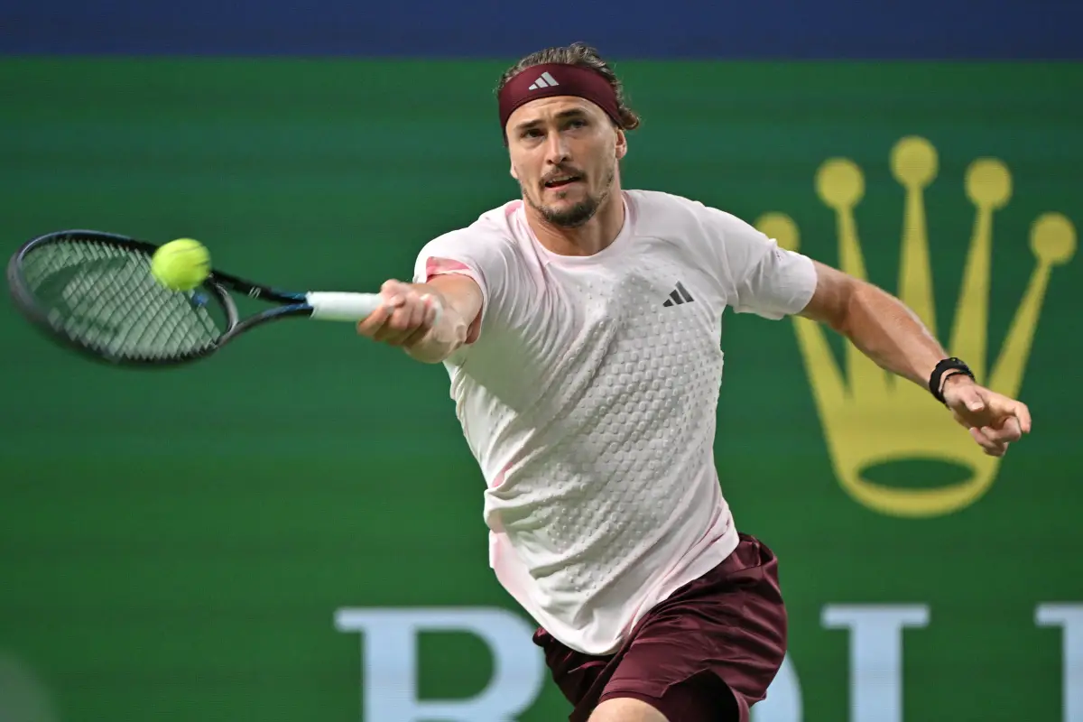 En busca del trofeo y del número 1 mundial: Zverev avanza a semifinales del Masters 1000 de Shanghai 