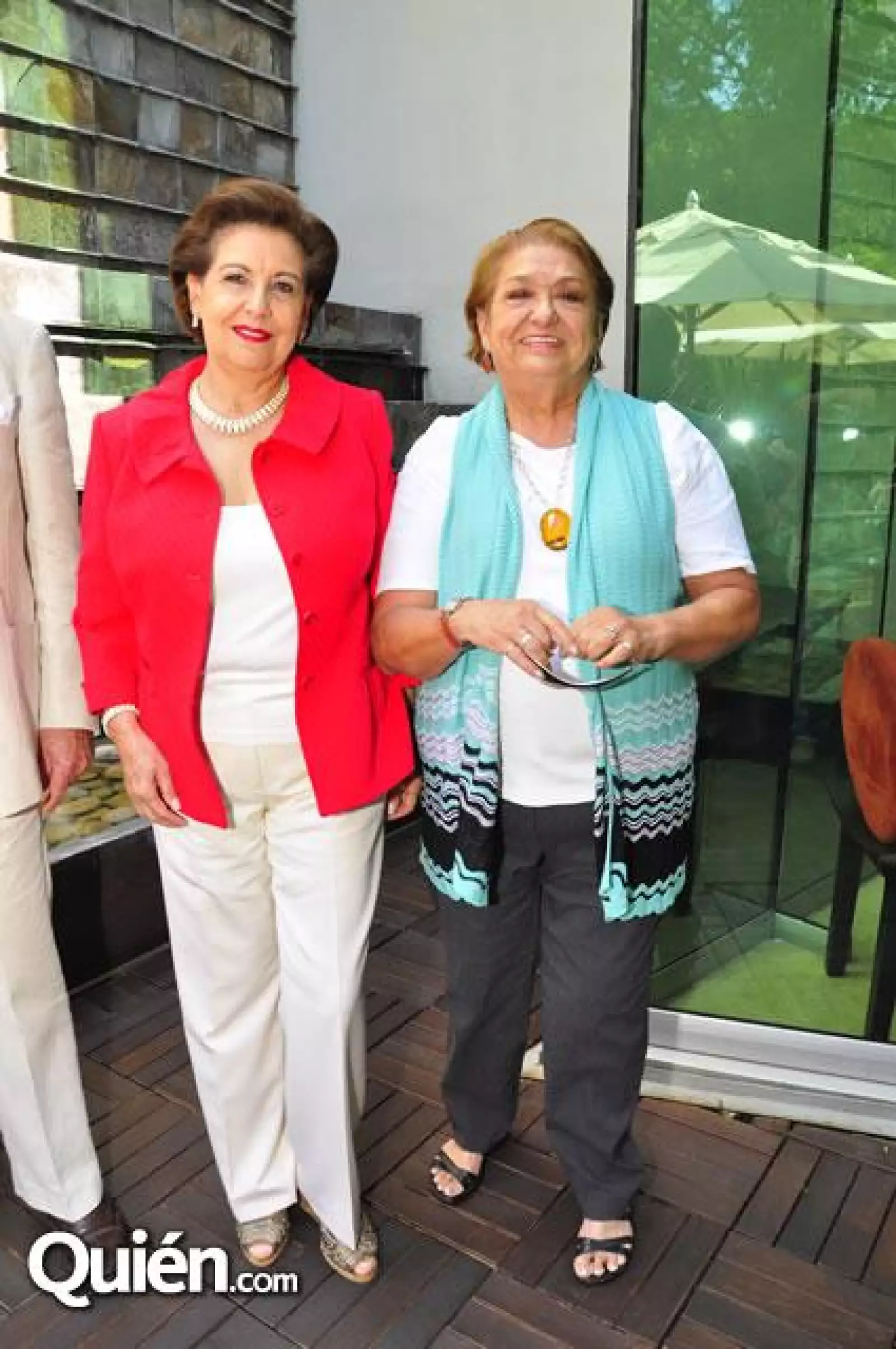 Graciela Urrea,Nena Salinas.