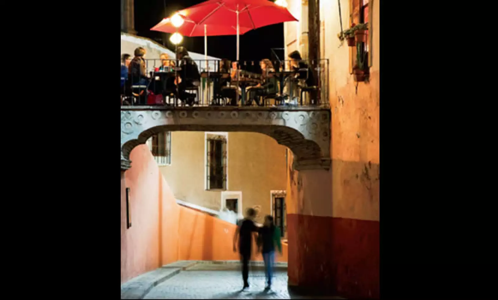 4.	Santo Café en el Puente del Campanero, Guanajuato.