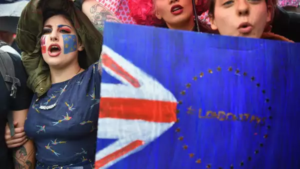 Cada estado miembro de la Unión Europea tiene derecho a nominar un idioma oficial para la misma.
