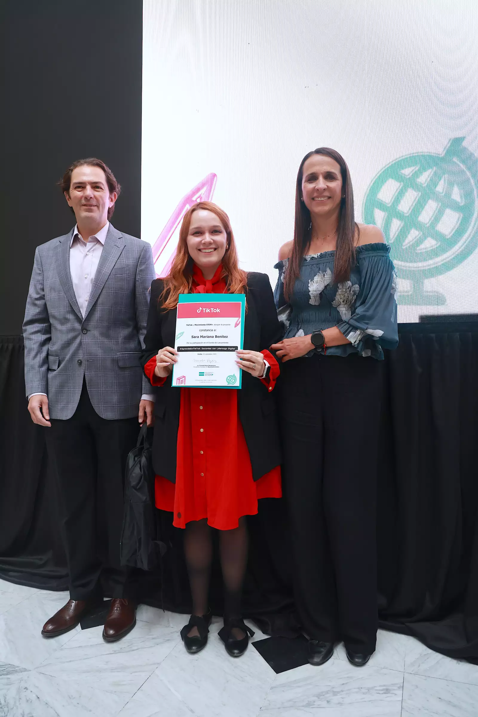 Edgar Rodríguez, Sara Benítez y Grace Rojas 