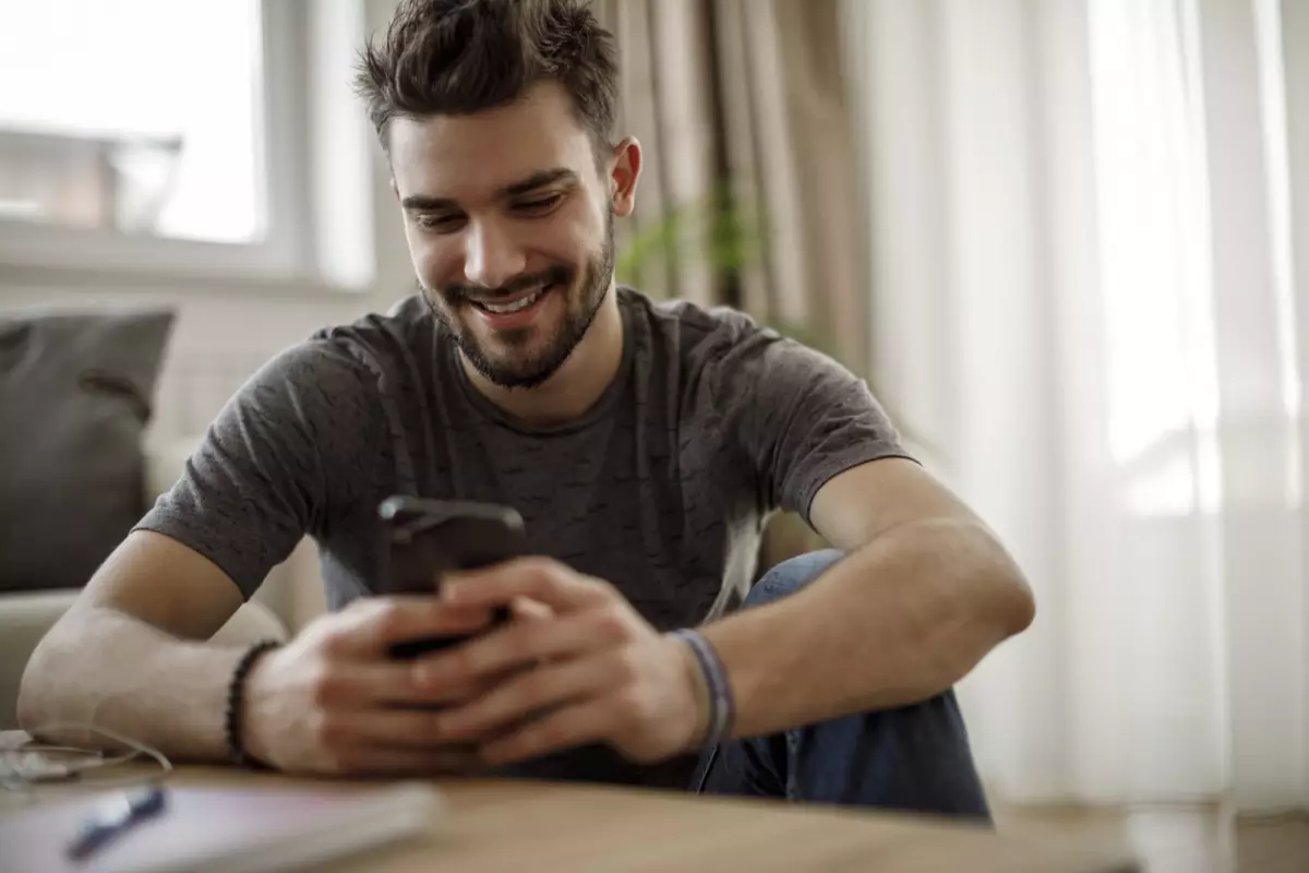 De 'shippeo' a 'cushioning': 10 términos Gen Z que redefinen las citas