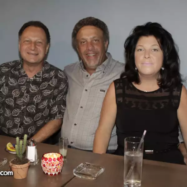 William Kis,León y Rebeca Esquena