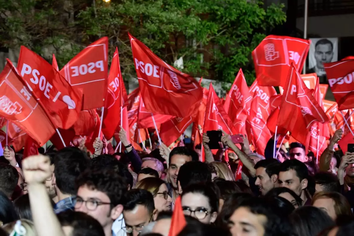 El PSOE gana en España.