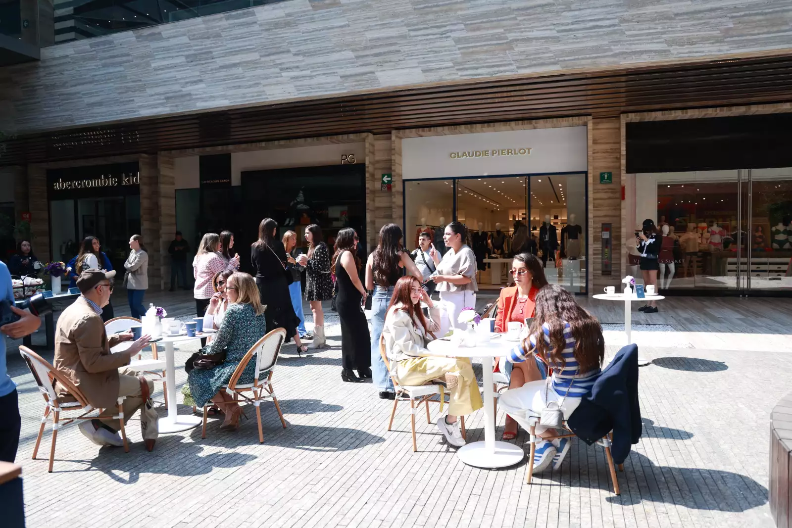 LE CAFE CLAUDIE 43.JPG