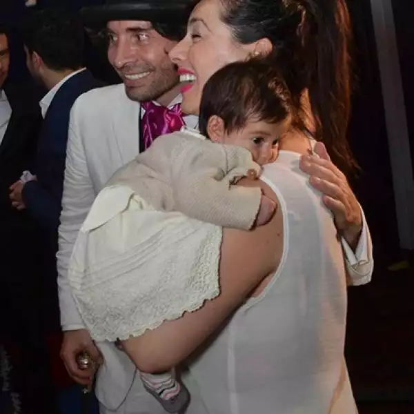 Claudia Lizaldi y su hijita Elah