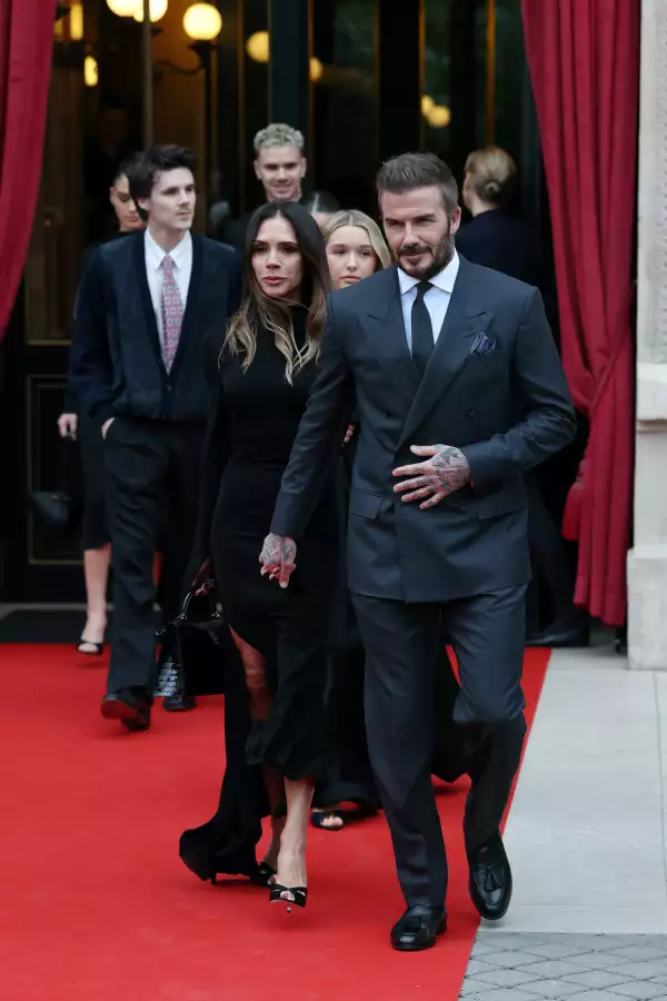 Victoria-David-Beckham-reaparecen