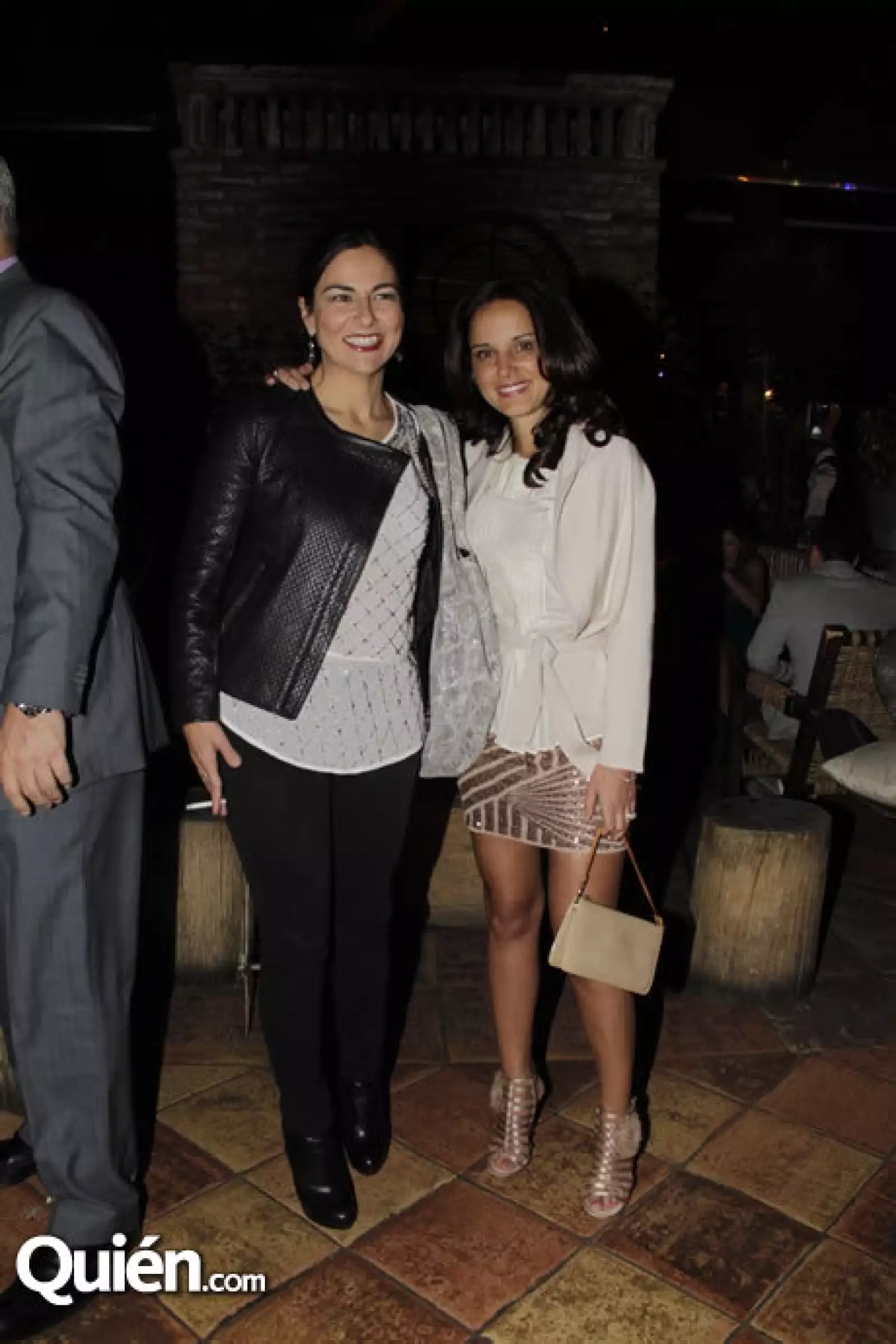 Victoria Mas,Lourdes Arce