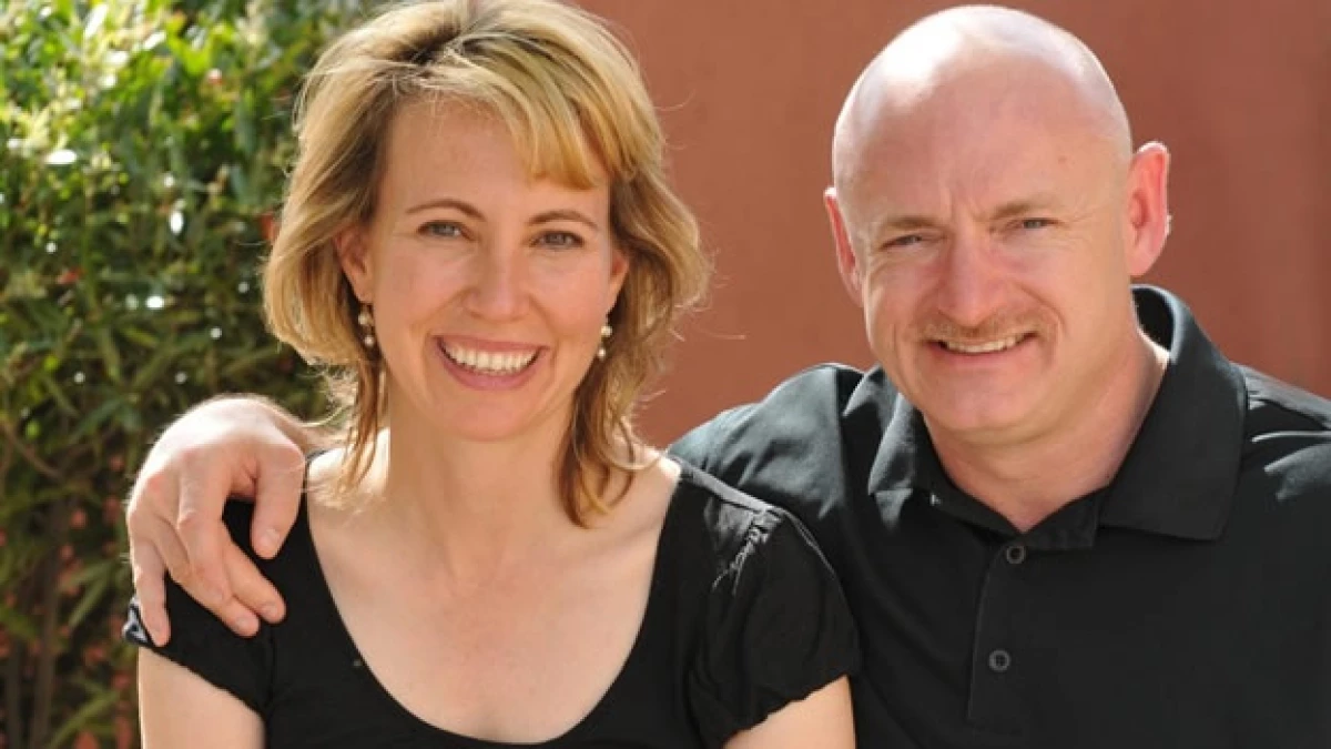 Giffords y su esposo Mark Kelly