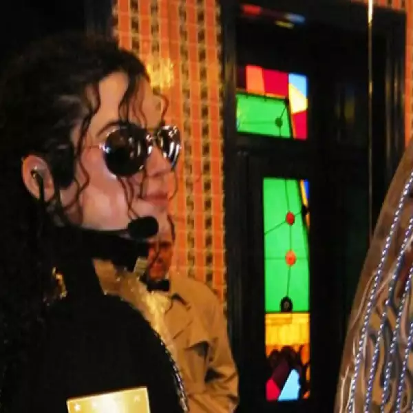 El Museo de Cera de la Ciudad de México presenta una nueva imagen del artista con motivo del segundo aniversario de su muerte.