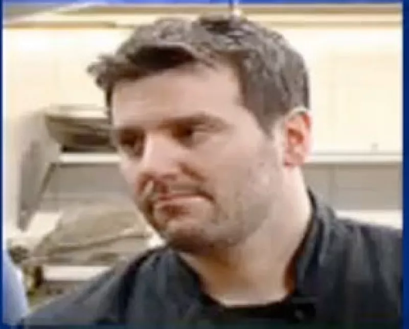 La policía de la ciudad de Nueva York dijo haber hallado el cuerpo de Hudson Joseph Cerniglia flotando en el río. El chef participó en el programa de Gordon Ramsay "Kitchen Nightmares".