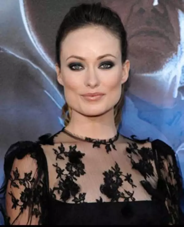 Olivia Wilde fue otra de las guapas que impactaron en el evento.
