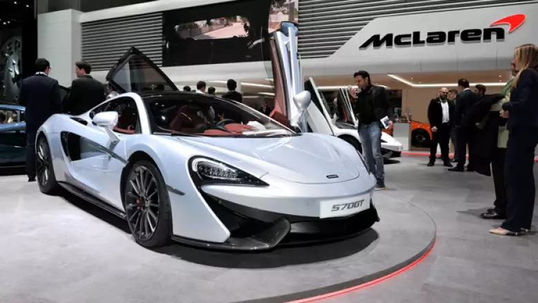 5. McLaren 570 GT. Es nueva versión con un mayor nivel de equipamiento sobre todo en confort. (580 hp)