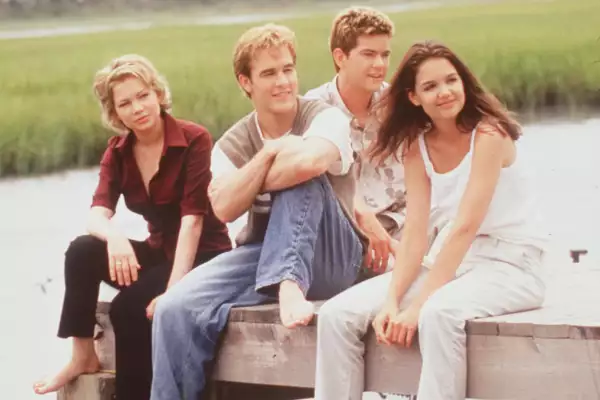 Michelle Williams, James Van Der Beek, Joshua Jackson y Katie Holmes el elenco principal de Dawson's Creek. 
