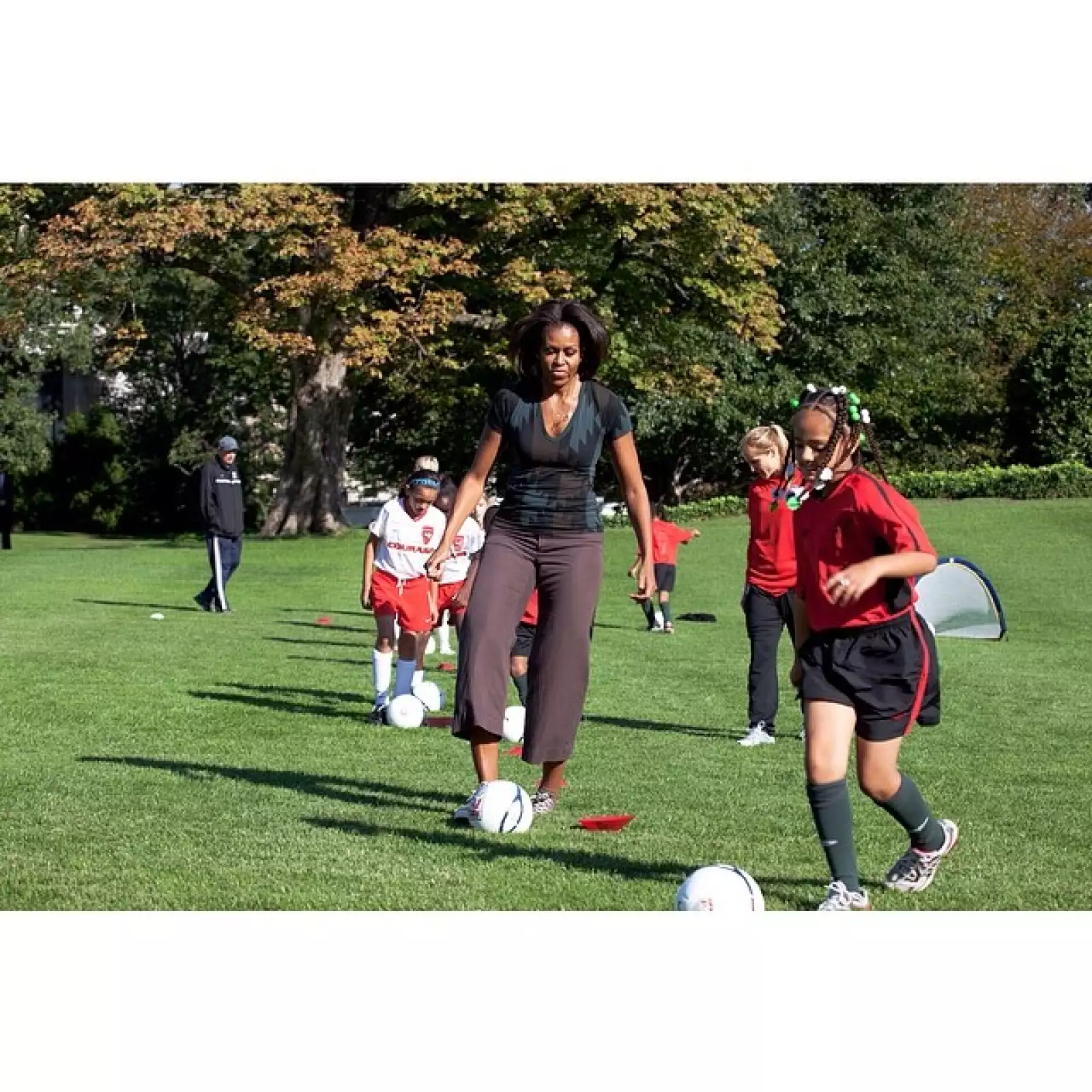 `FLOTUS believes. Vamos USSoccer´, escribió Michelle Obama en el encuentro de Estados Unidos contra Bélgica, que terminó por descalificar a su equipo.