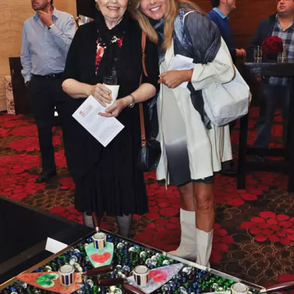 Ivonne y Silvia Kurian