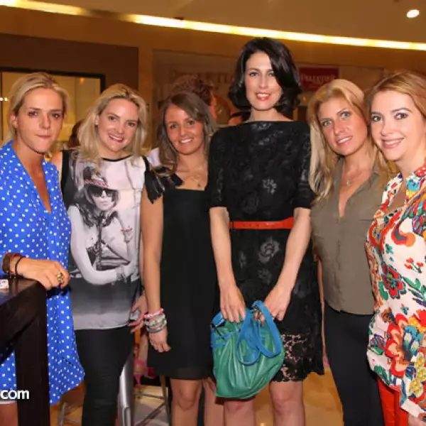 Bety Sámano,María Mena,Amanda Quezada,Martha Plana,Paulina Díaz Ordaz y Clara Sámano