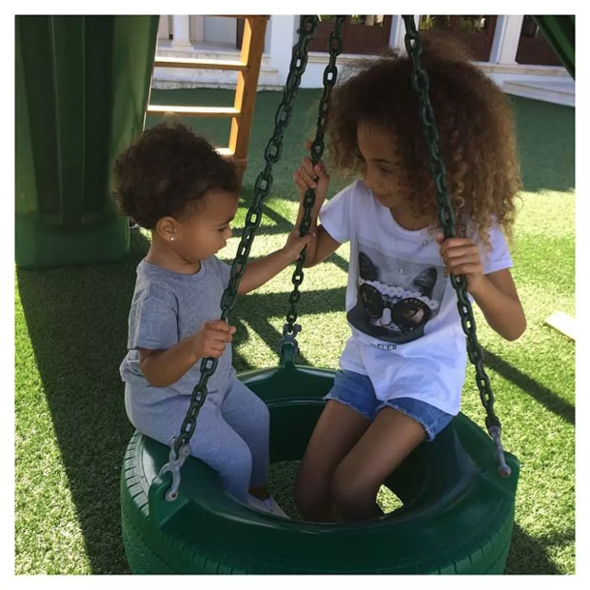 Future no es el único amigo de North, pues desde hace unos meses, la hija de Kim ha convivido con más niñas.