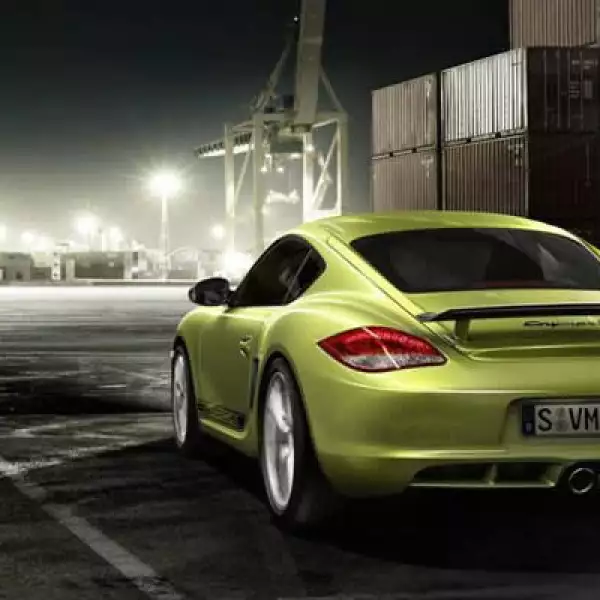 La velocidad máxima es de 282 km/h con la caja de cambios manual y 280 km/h con la PDK. El consumo medio oficial es de 9.7 l/100 km y de 9.3 l/100 km, respectivamente.